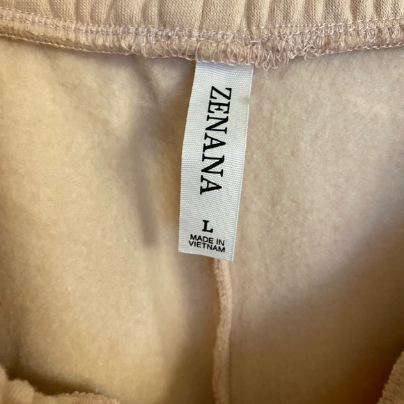 NWOT Women’s Fleece Sweatpants Joggers in Vanilla by Zenana size large - Picture 3 of 15